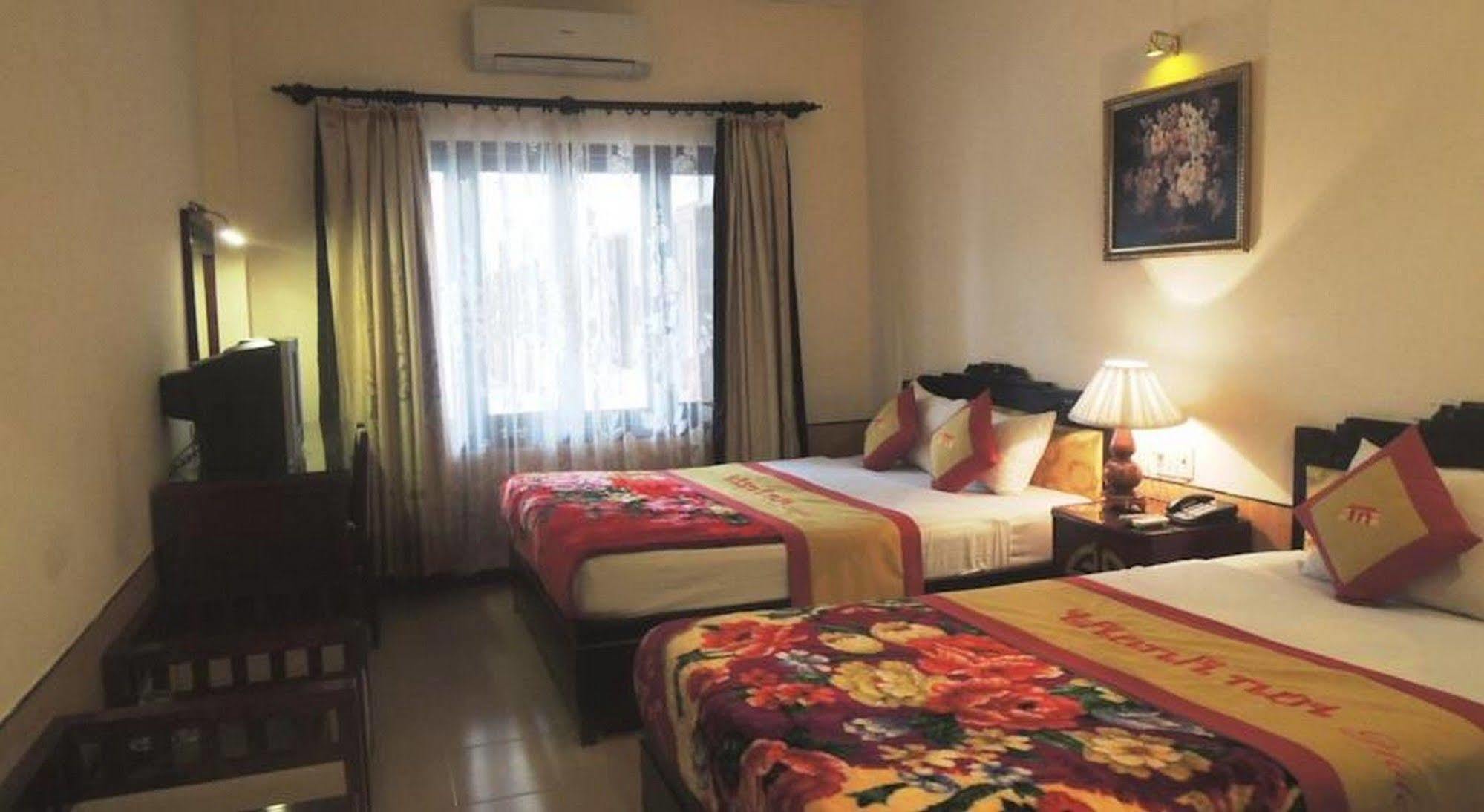 Thanh Noi Hotel Hue Esterno foto